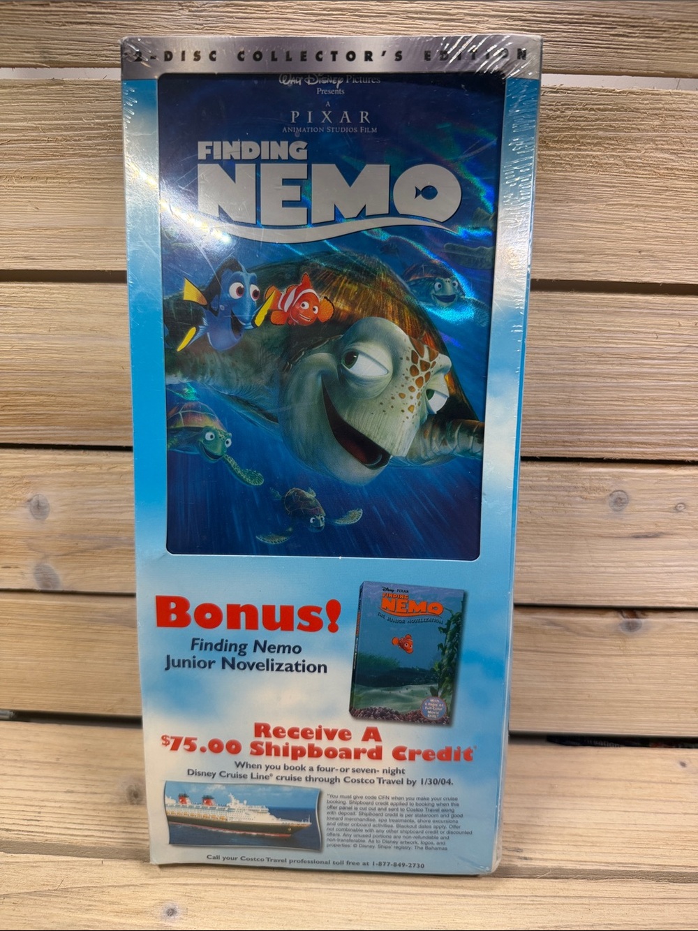 Walt Disney Pixar Nemo Collector's Edition 2 Disc DVD with 8 Page Movie Stills
